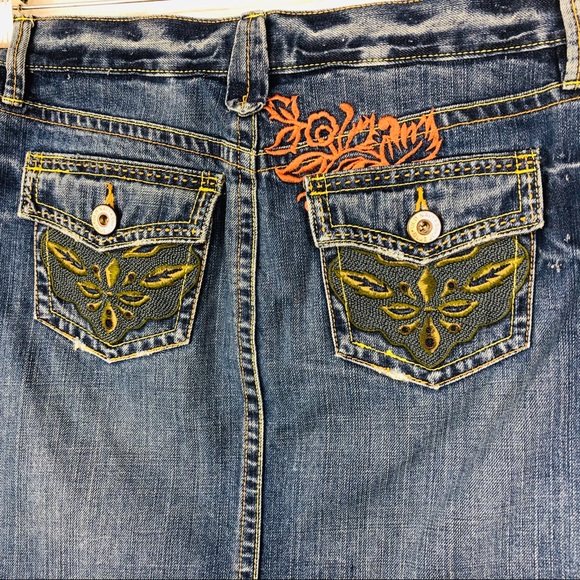 Old Navy Embroidered Pocket Jean Skirt Sz 4 - Picture 2 of 6